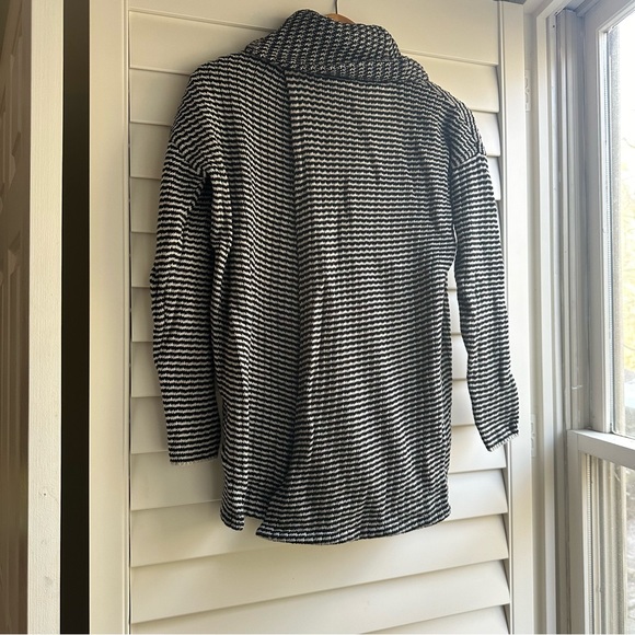 Cabi Turtleneck Sweater - Picture 4 of 5